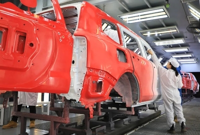 荊門招商捷報(bào)頻傳，長城汽車荊門工廠即將下線首批“一定紅”坦克500Hi4-Z，涂裝工程彰顯產(chǎn)業(yè)升級新動(dòng)力
